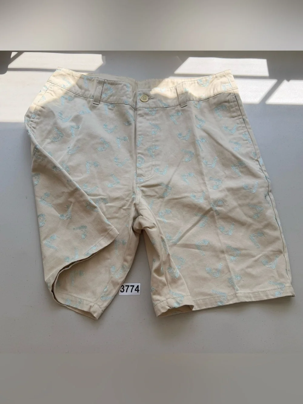 Vast Shorts Mens Medium Beige Embroidered Canvas Flat Front